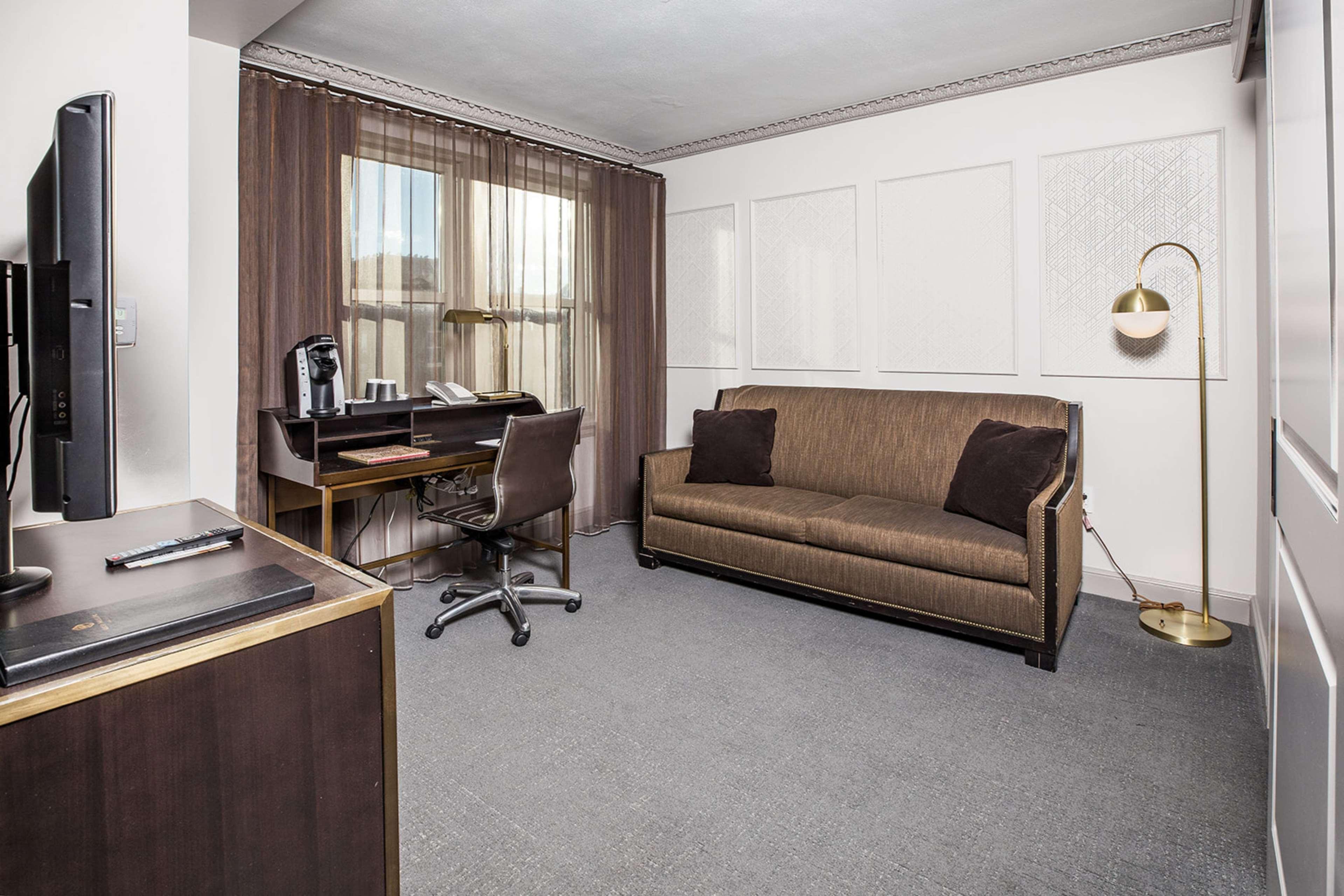 Hotel Phillips Kansas City, Curio Collection By Hilton Exterior foto