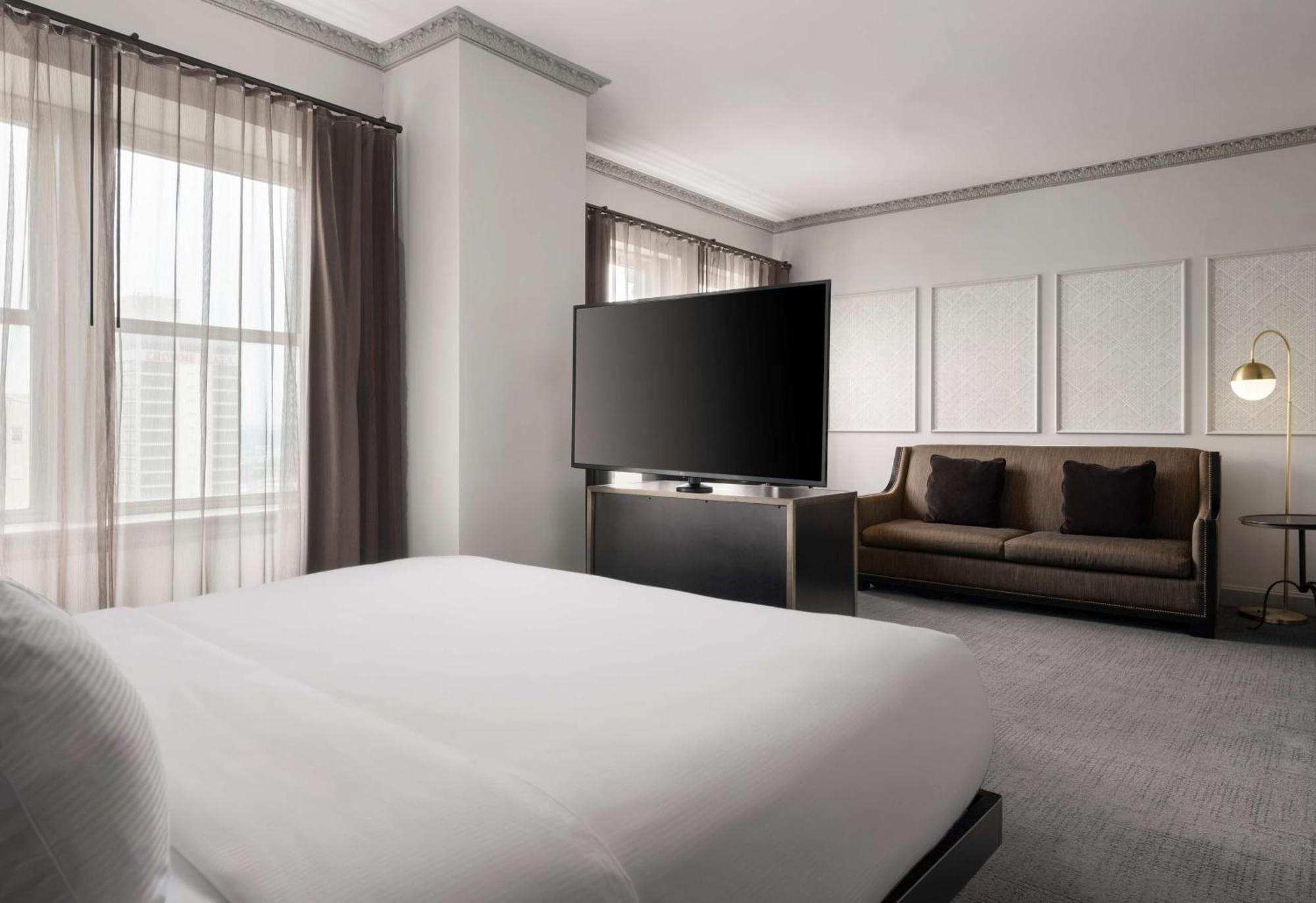 Hotel Phillips Kansas City, Curio Collection By Hilton Exterior foto