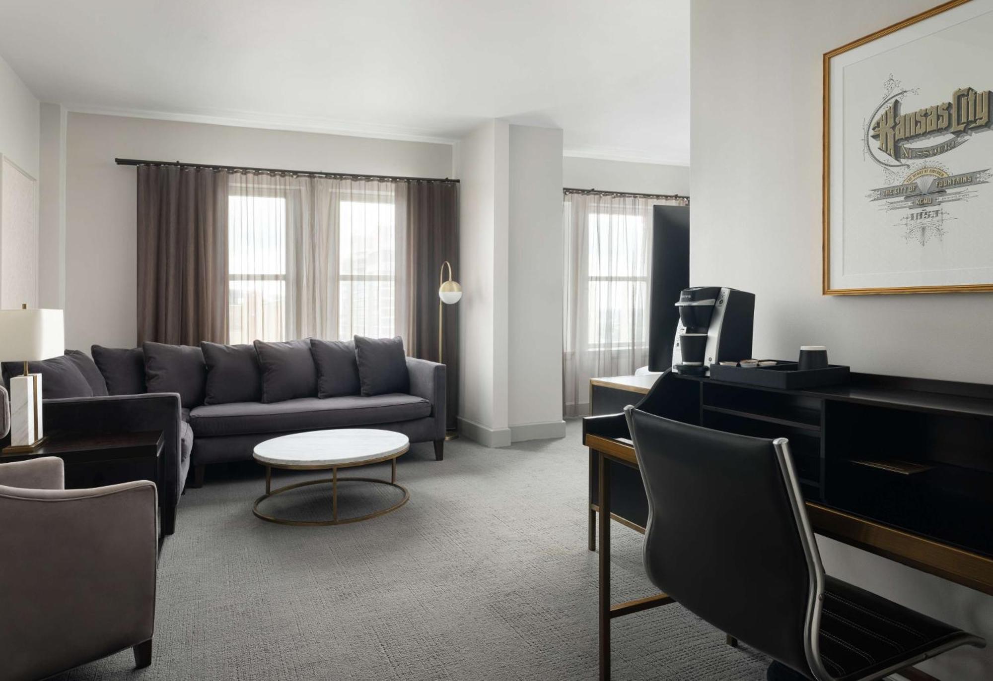 Hotel Phillips Kansas City, Curio Collection By Hilton Exterior foto